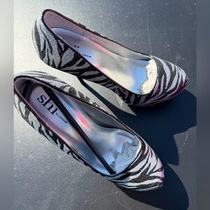 Shi by JOURNEYS Silver and Black Zebra Print Pumps- NEW